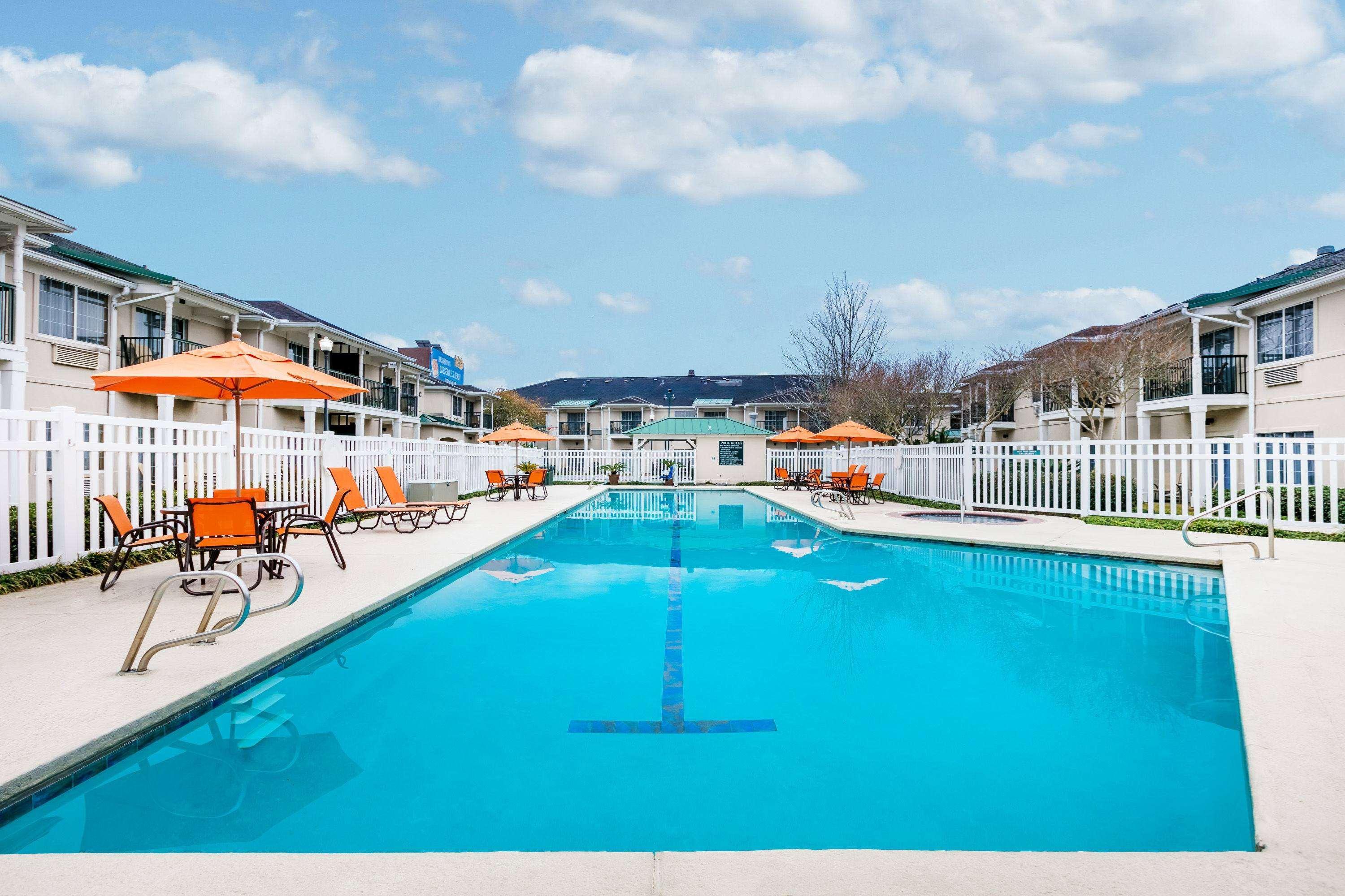 Richmond Inn And Suites Baton Rouge College Drive Esterno foto